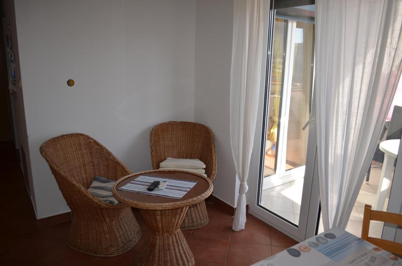 Apartments Leticia I バスカ エクステリア 写真