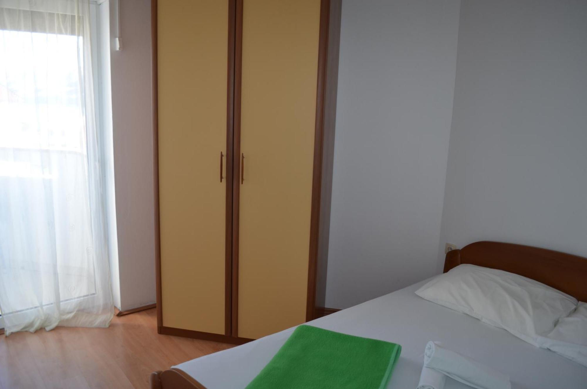 Apartments Leticia I バスカ エクステリア 写真